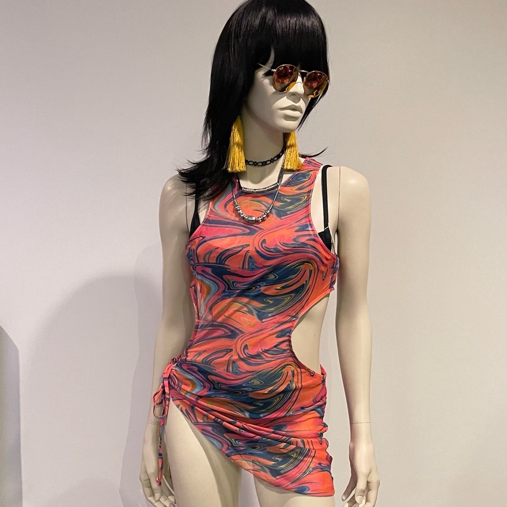 Frankie’s Bikinis (TOP ONLY) - Picture 4 of 5